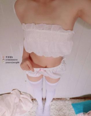 美女久久久久久久久_1080P超清在线观看